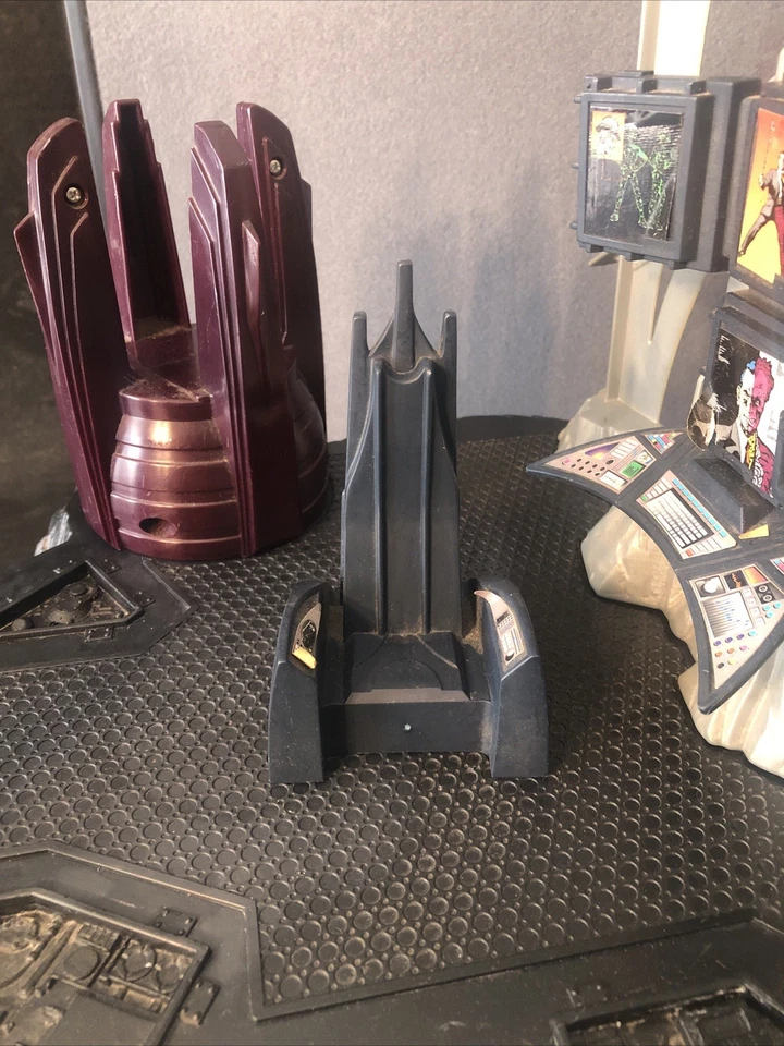 Batman Forever Batcave Playset Kenner 1995 Vintage Collectible With Extras! - Image 4 of 4