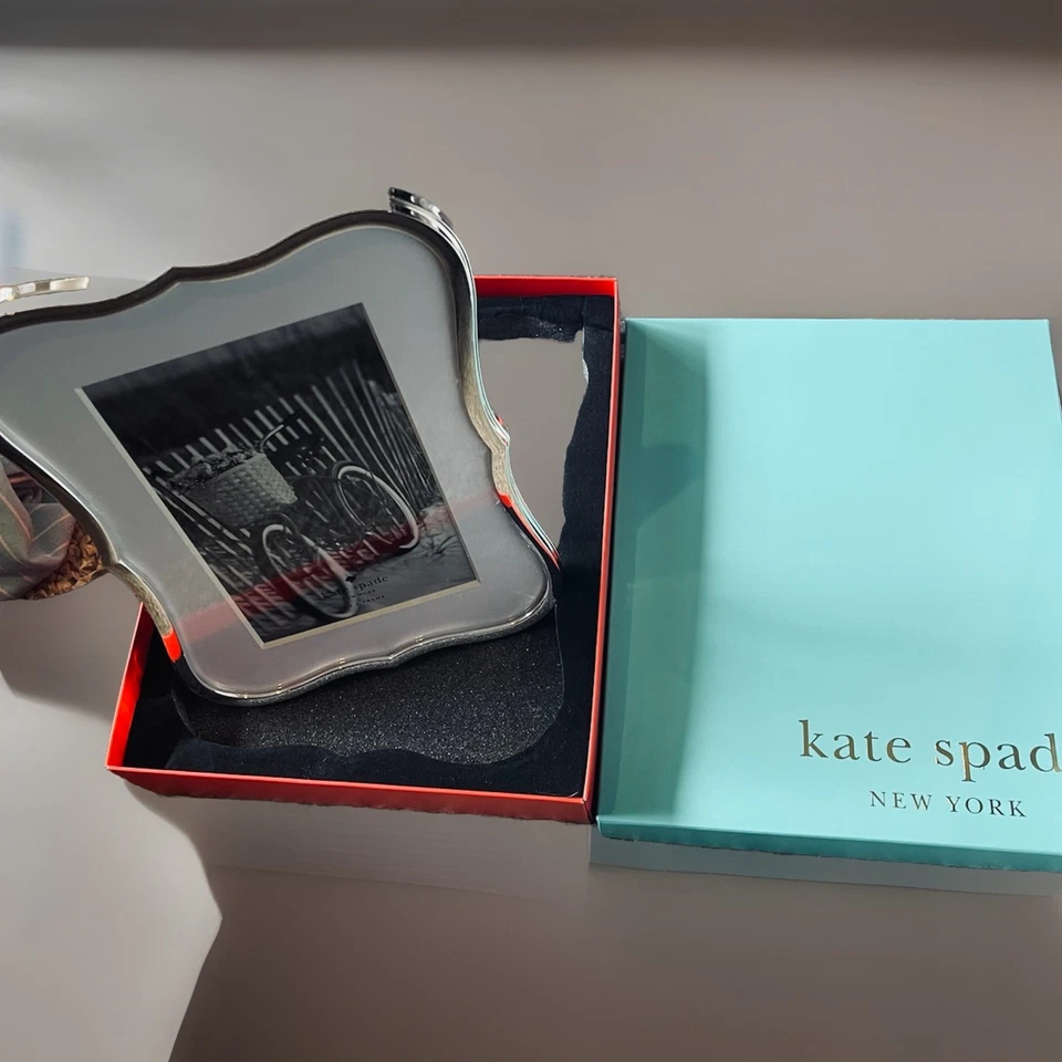 Marco de fotos plateado LENOX Kate Spade New York Crown Point 5x7 nuevo en caja Foto 2 de 4