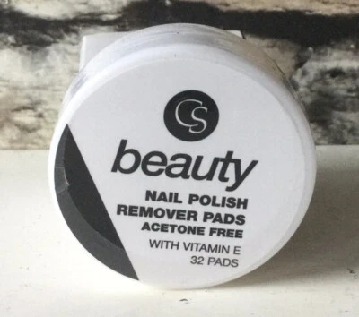 CS beauty ~ 32 Nail Polish Remover Pads with Vitamin E ~Natural/Artificial Nails