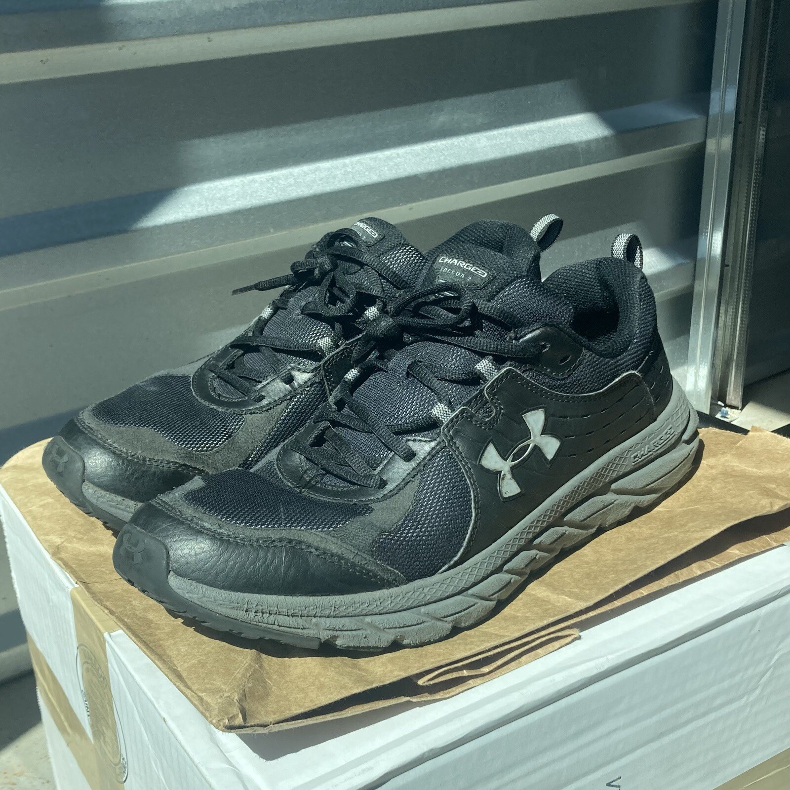 SAOLA Scarpe da corsa Under Armour da uomo Charged Toccoa 2 3021955 001 nere 12 5