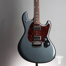 Ernie Ball Music Man Stingray-7.84lbs