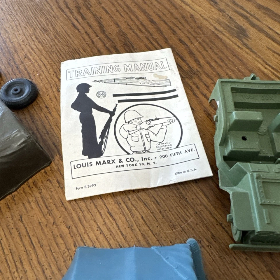VTG Large Lot 60s Plastic & Diecast Military Guns Jeeps Tanks Trucks Tim-mee Etc - Image 3 of 4