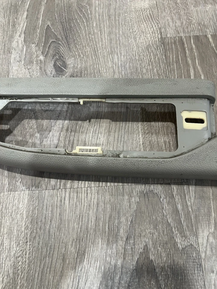 Chevrolet GMC 2007-2009 reposabrazos gris pasajero derecho Foto 3 de 4