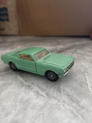 CORGI CD54321007 FORD Mustang Fastback Coupé modèle de Compétition 1/45 - n°325 EUR 39,95