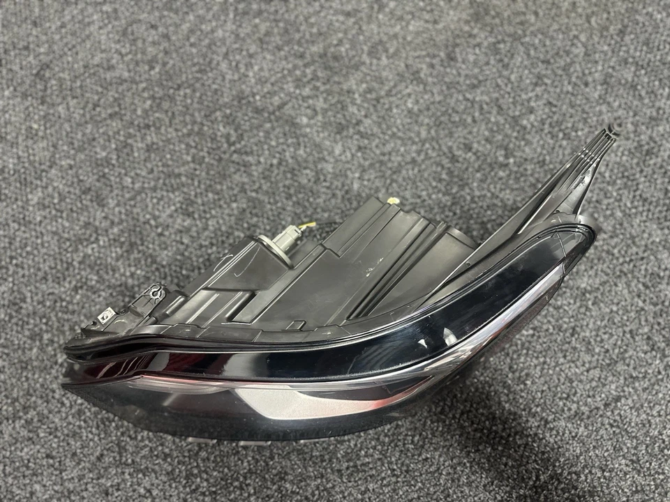 Conjunto de faros laterales del conductor izquierdo Chevrolet Equinox 2018-2021 84258449 OEM Foto 4 de 4