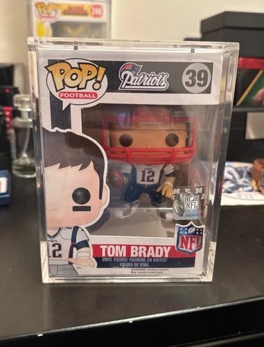 Funko POP! NFL Tom Brady #39 New England Patriots White Jersey Vaulted W/Helmet