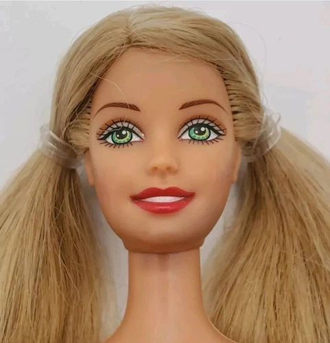 VTG 2001 Mattel Fun Treats Barbie. Generation Girl. Green Eyes, Blonde. 11.5"