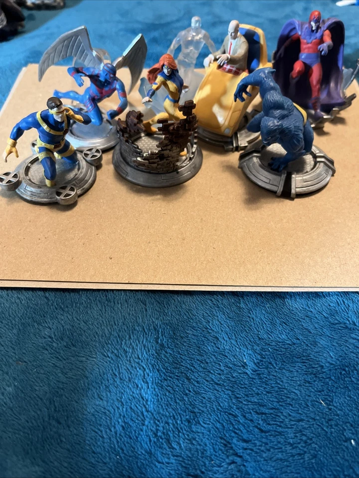 7 estatuetas dos X-Men. 3 pol. de altura. Marvel. 2011. Bons detalhes. Veja fotos. - Imagem 2 de 4