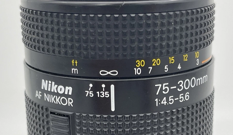 Nikon AF Nikkor 75-300mm f/4.5~5.6 Telephoto Zoom Lens Scratched - Image 3 of 4