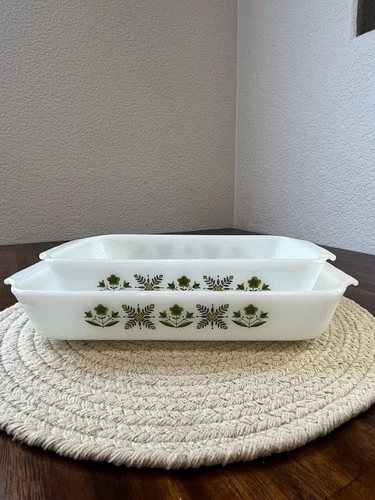 2 VTG Fire King Meadow Green Baking Dishes 1.5 Qt  And 1 Qt Anchor Hocking EUC