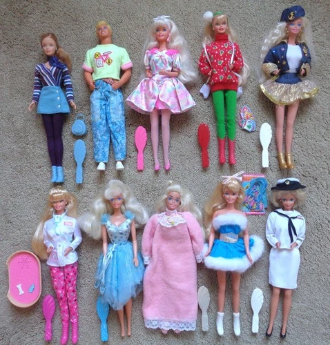 LOT OF 10 VINTAGE 90's BARBIE DOLLS w/CLOTHING ACCESSORIES JEWELRY BEDTIME VET