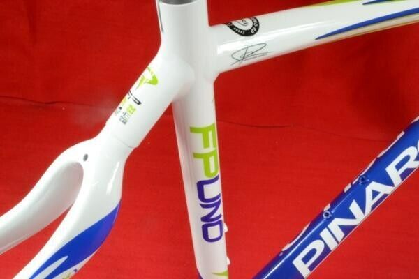 PINARELLO FP UNO Carbon Back 50cm Movistar Team White 500 PINARELLO FP UNO Carbon Back 50cm Movistar Team White 500