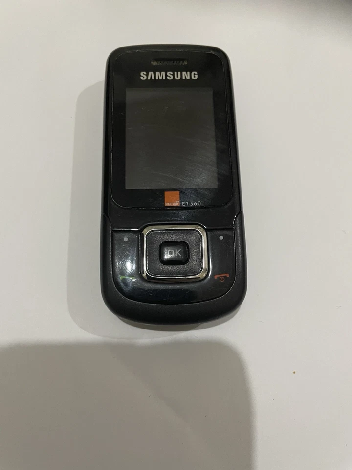Samsung E1360 Black (Unlocked) Mobile Phone, photo 1 of 5