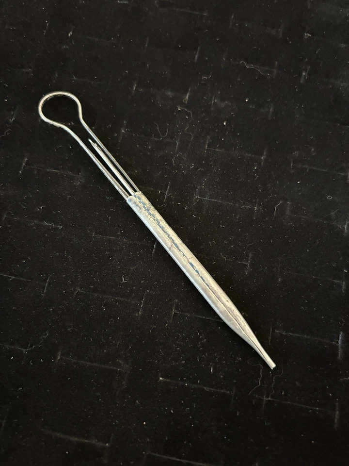 Antiguo gancho de ganchillo de metal funda de tablero de ajedrez metal fino 1890’ principios de 1900 Foto 4 de 4