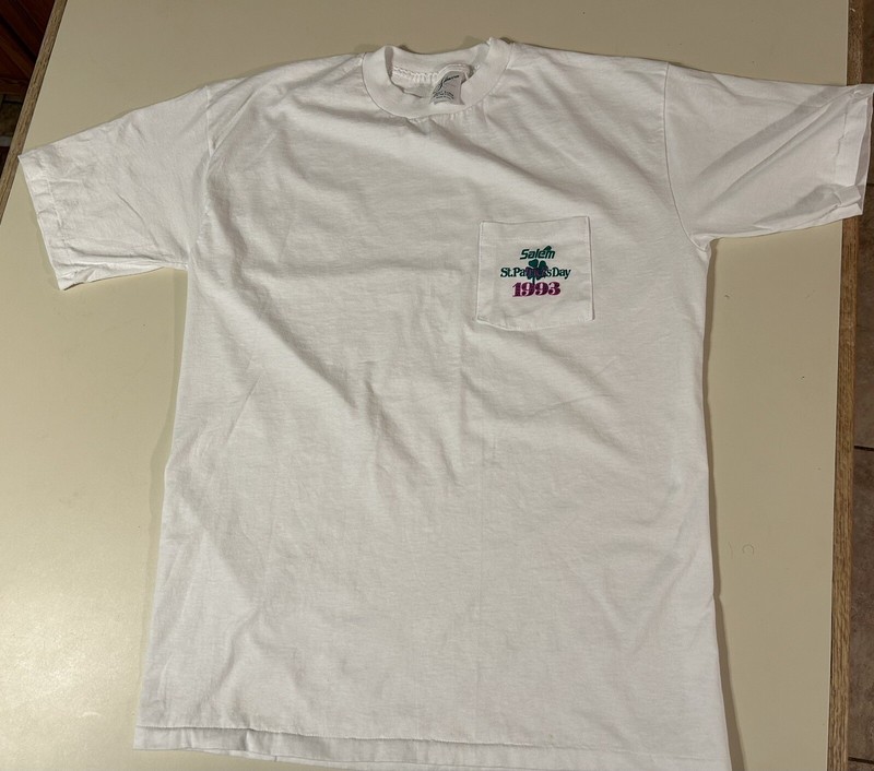 T Shirt Salem Cigarettes St Patrick’s Day Pocket Tee  1993 Vintage XL