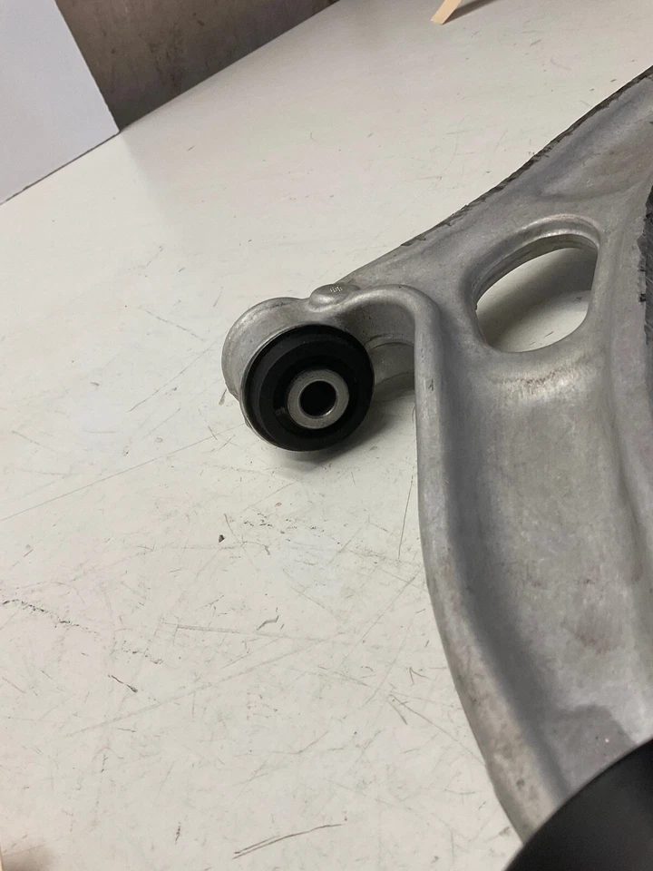 Ford Focus 2014 conductor delantero izquierdo suspensión inferior brazo de control y conjunto de rótula Foto 4 de 4