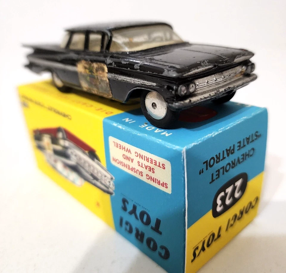 Vintage Corgi Toys #223 Chevrolet Impala State Patrol Police Car Made in Britain - Image 4 of 4