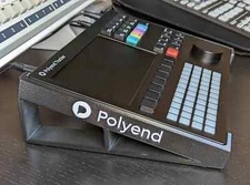 Polyend Tracker / Polyend Play Stand – 15° Tilt Angle (3D Printed, Black)