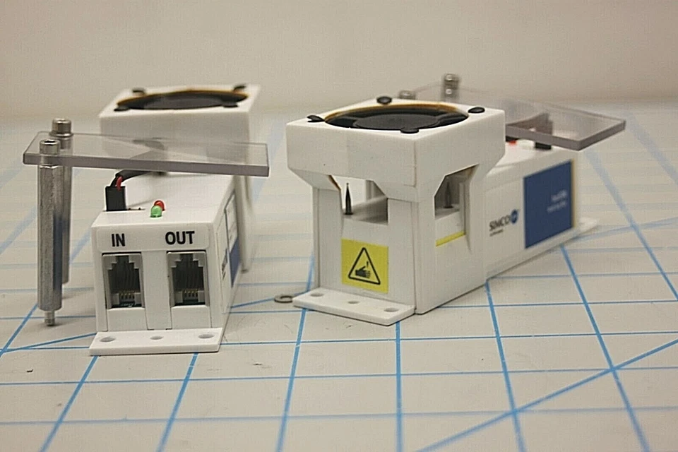 4012405 (LOT OF 2) / 2 FUSION IONIZER W/FAN 24VDC, 0.2A, 5W / SIMCO Foto 4 de 4