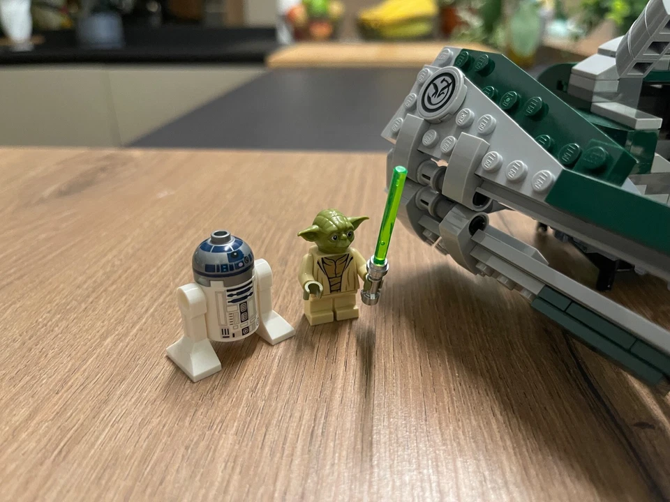 LEGO Star Wars 75360 Yoda's Jedi Starfighter, foto 3 di 5