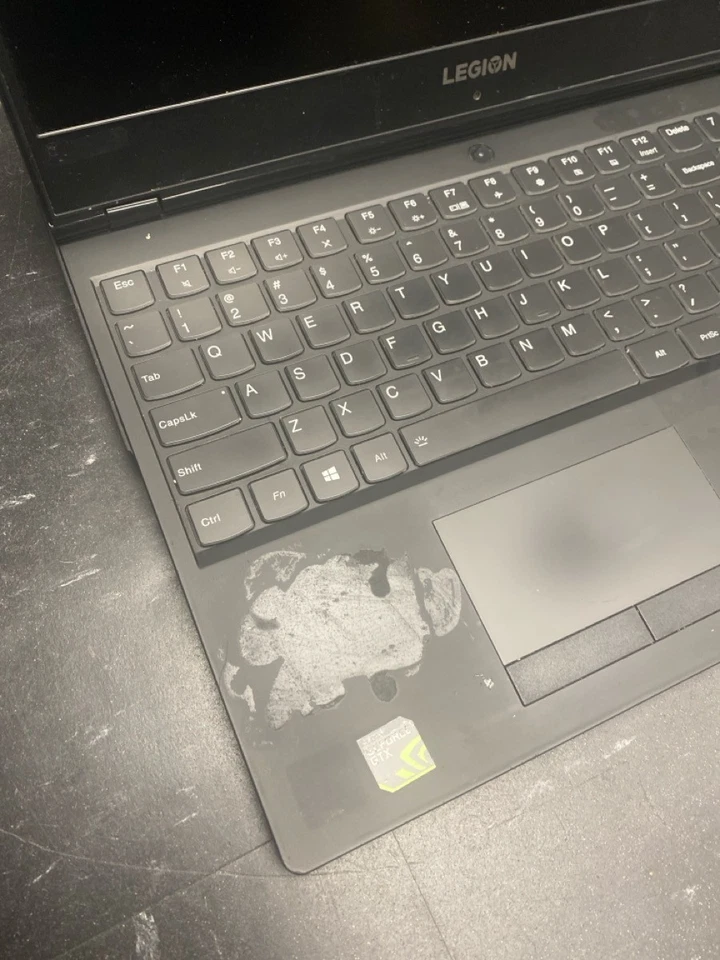 Lenovo Legion Y530 15.6" i7 CPU 16GB 1TB (EZ5001781) Foto 4 de 4