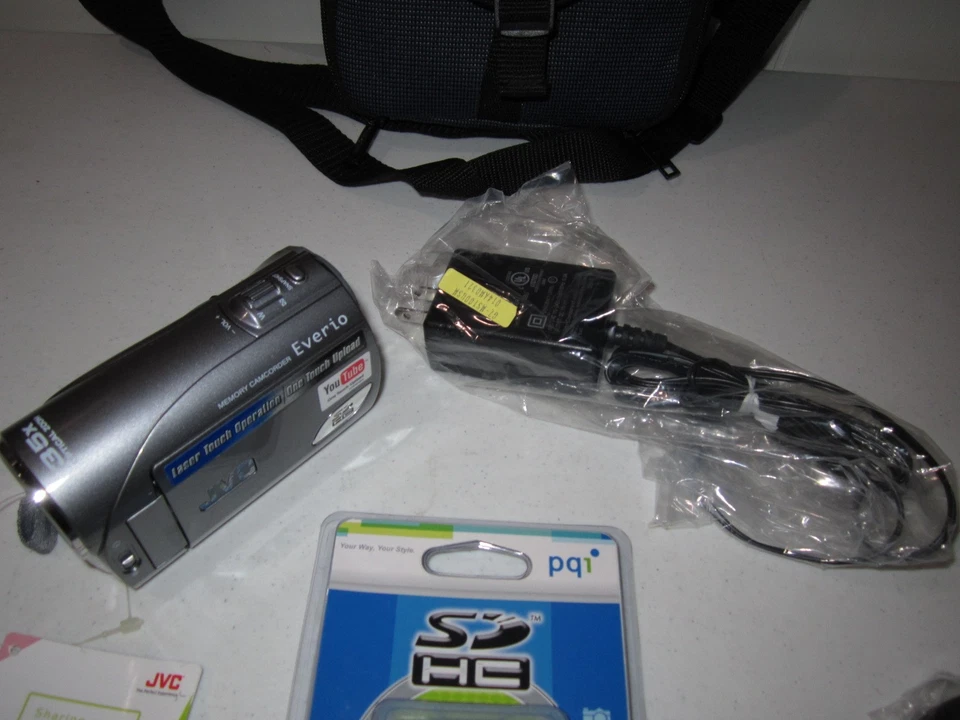 JVC Everio GZ-MS100U Silver LCD 40xOptical Zoom Full HD 1080p Video Camcorder - Image 3 of 4