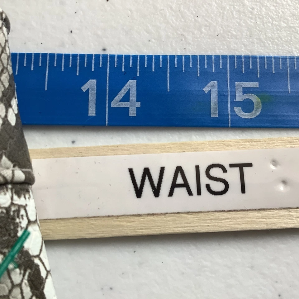 Minifalda H&M dividida para mujer talla 4 estampado de serpiente imitación cuero cremallera forrada a presión Foto 3 de 4