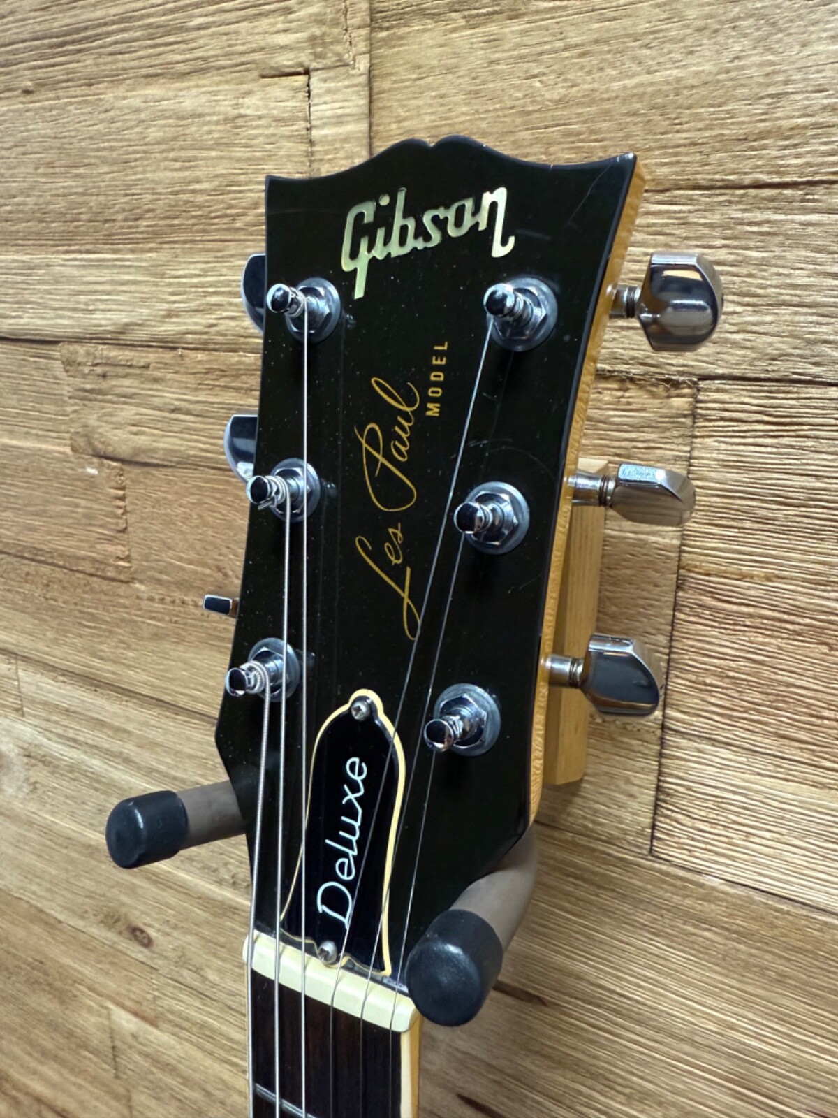 Gibson Les Paul Deluxe Guitar 1977 Natural 9lbs 10oz w/Gen 2 Chainsaw case-Clean