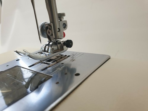 New Home Semi Industrial Sewing Machine Embroidery/ Patterns/ Accessories. - Picture 7 of 12