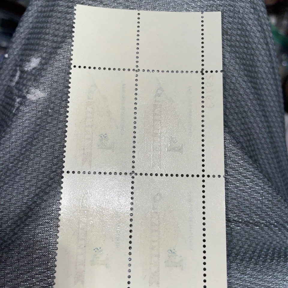 #1341 $1 Airlift Eagle Holding Pennant Mr. Zip Block MNH OG - Image 2 of 2