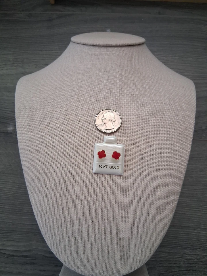 Aretes Broquel flor de 10K / 10k Studs Earrings flower style. color rojo. - Image 4 of 4