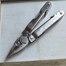 LEATHERMAN SUPER TOOL 300 MULTI TOOL PLIERS KNIFE SUPERTOOL 300 831106