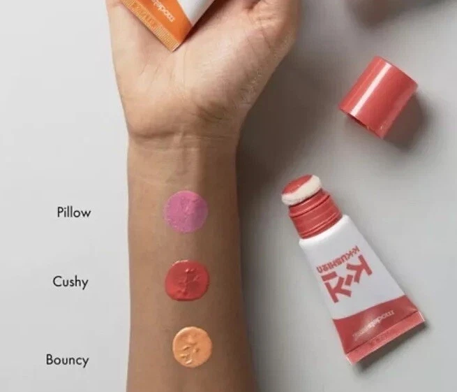 Pink Liquid Blusher Sponge Models Own K-Kushion Liquid Cushion Blusher 20ml New - Image 3 of 4