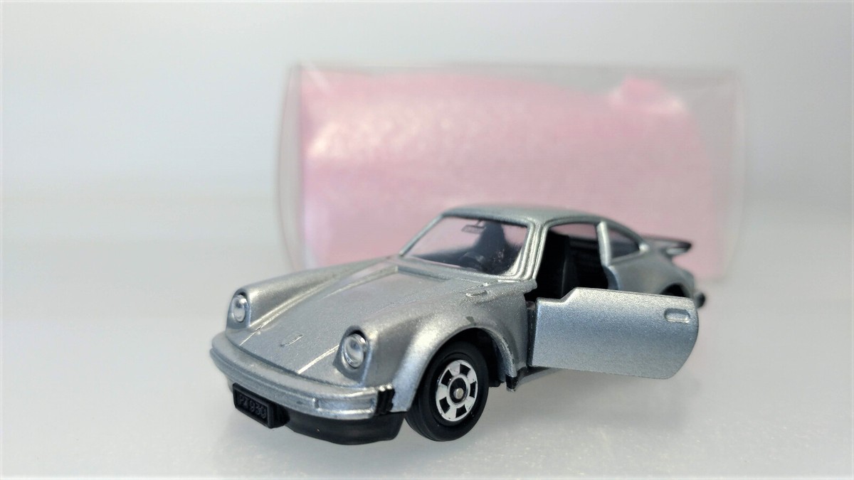☆TOMICA トミカ 1/61 PORSCHE 930 TURBO NO.F1 ポルシェ930ターボ