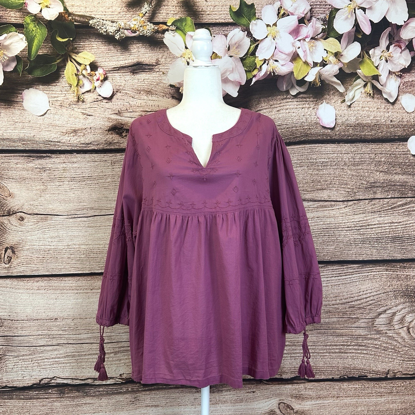 Women’s Cotton Solid Abstract Embroidered Tie Sle… - image 1