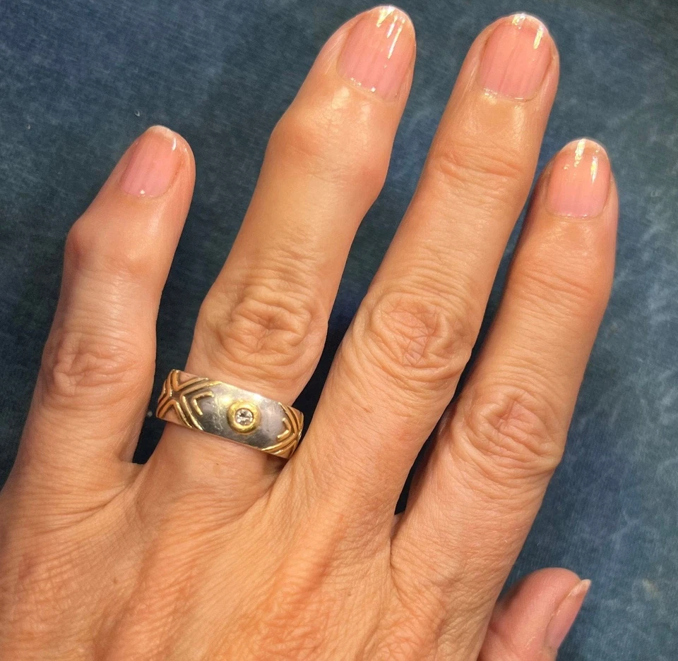 Conjunto de bisel de oro de 14k diamantes de lujo en anillo ancho de plata. Banda de eternidad de 6,5 g Foto 3 de 4