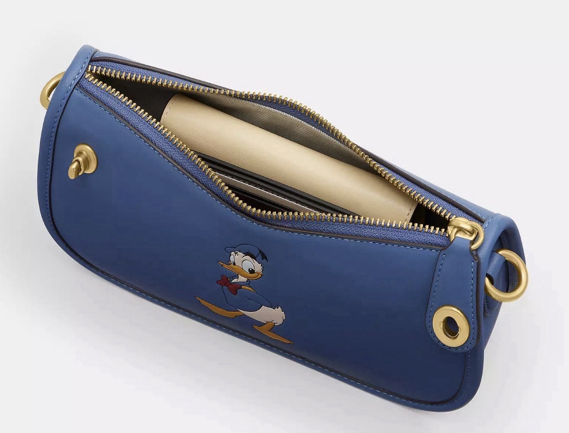 Disney x Coach collabo Swinger Bag / Donald Duck CDN03 B4PF7 Stone