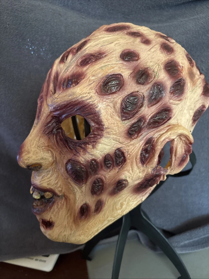 2004 NLP Nightmare on Elm Street Adult Freddy Krueger Latex Mask Halloween Mask - Image 2 of 4