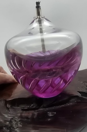 Bottiglia olio bullicante numerata firmata Maytum Studio vetro artistico 1997 e supporto - Foto 9 di 22