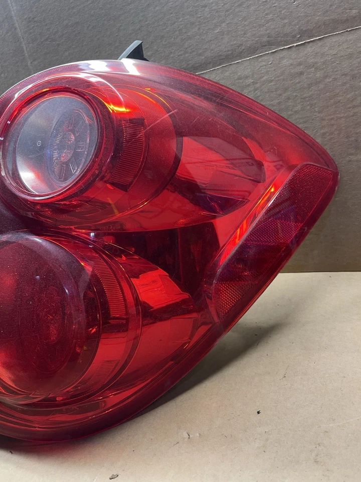 Оригинальный красный задний фонарь для правой стороны Chevrolet Equinox 10–15 годов выпуска No S55 - Изображение 2 из 4