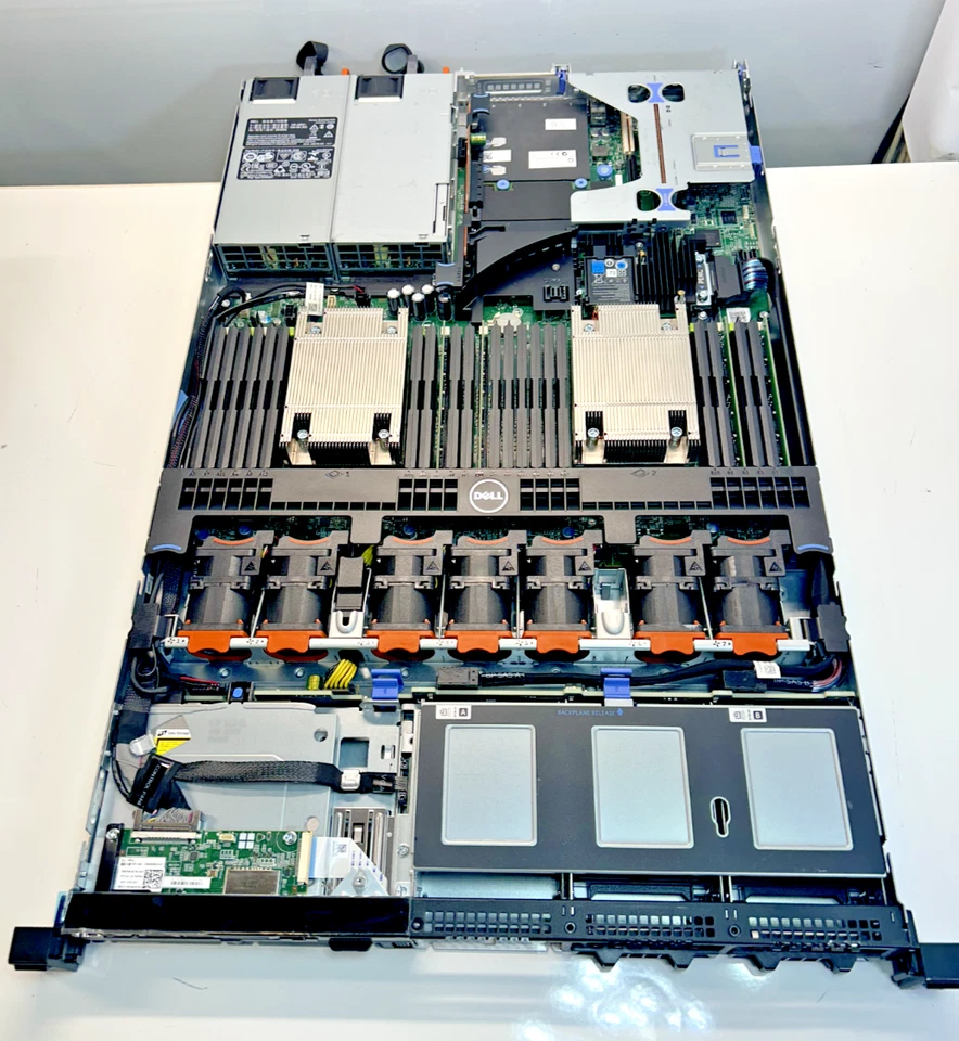 Dell PowerEdge R630 1U Rack Server 2x Xeon E5-2623 v4 @ 2.60 GHz 32 GB - Tested - Image 3 of 4