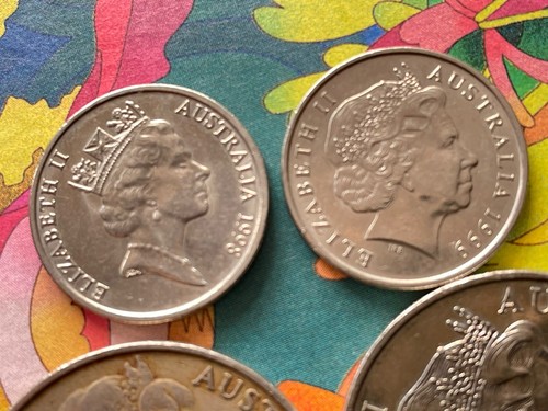 x5 Collectors Australian Coins Five and Twenty Cents One Dollar - Picture 5 of 11