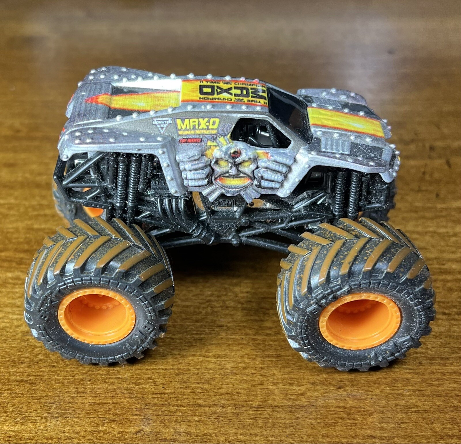 Year 2021 Monster Jam 1:24 Scale Die Cast Official Truck - Breaking World  Record MAX-D MAXIMUM DESTRUCTION with Monster Tires and Working Suspension