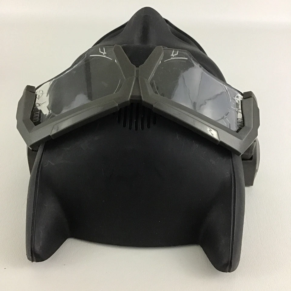 Тактический шлем DC Comics Justice League маска с изменяющим голос Batman Lights - Изображение 4 из 4