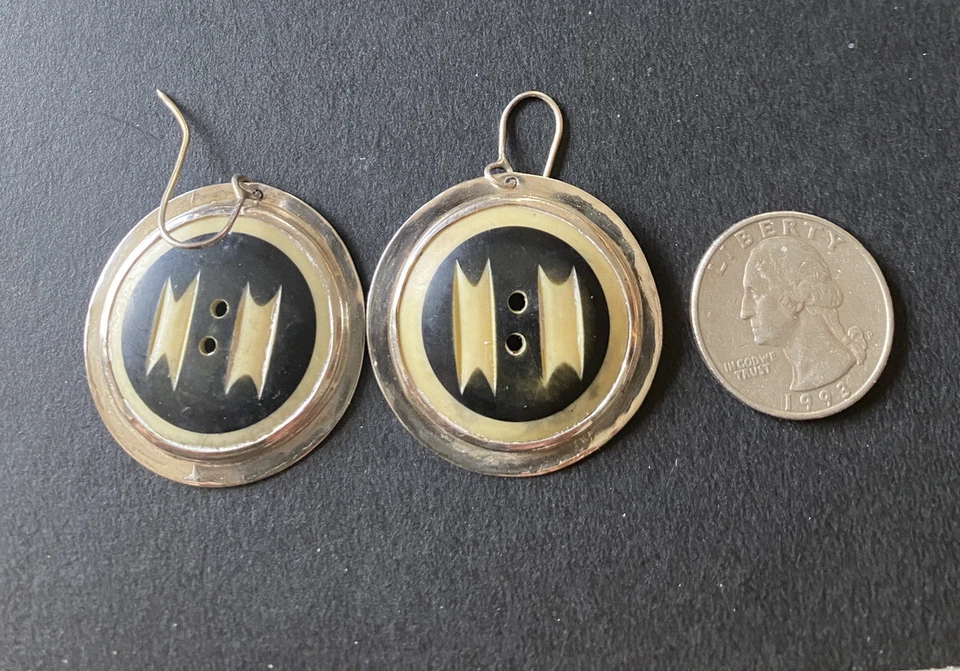 Botón Vintage ~ Conjunto en Plata de Ley ~ Pendientes ~ Artista JP Foto 2 de 4