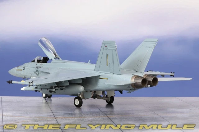 Hobby Master 1:72 F/A-18E Super Hornet USN Daga Equipo Daga con Hoja de Calcomanías Foto 2 de 4