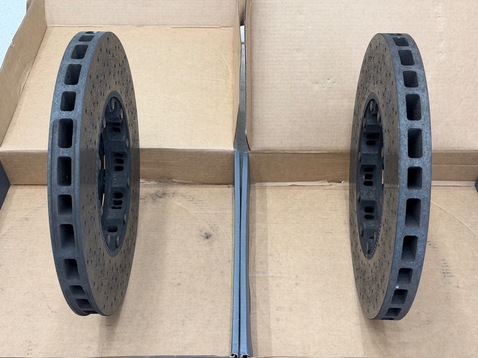 McLaren 675LT Front Left, right Brake discs Pair