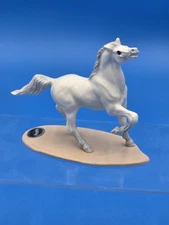 HAGEN RENAKER - MINI ARABIAN STALLION HEAD UP - Designed by Maureen Love