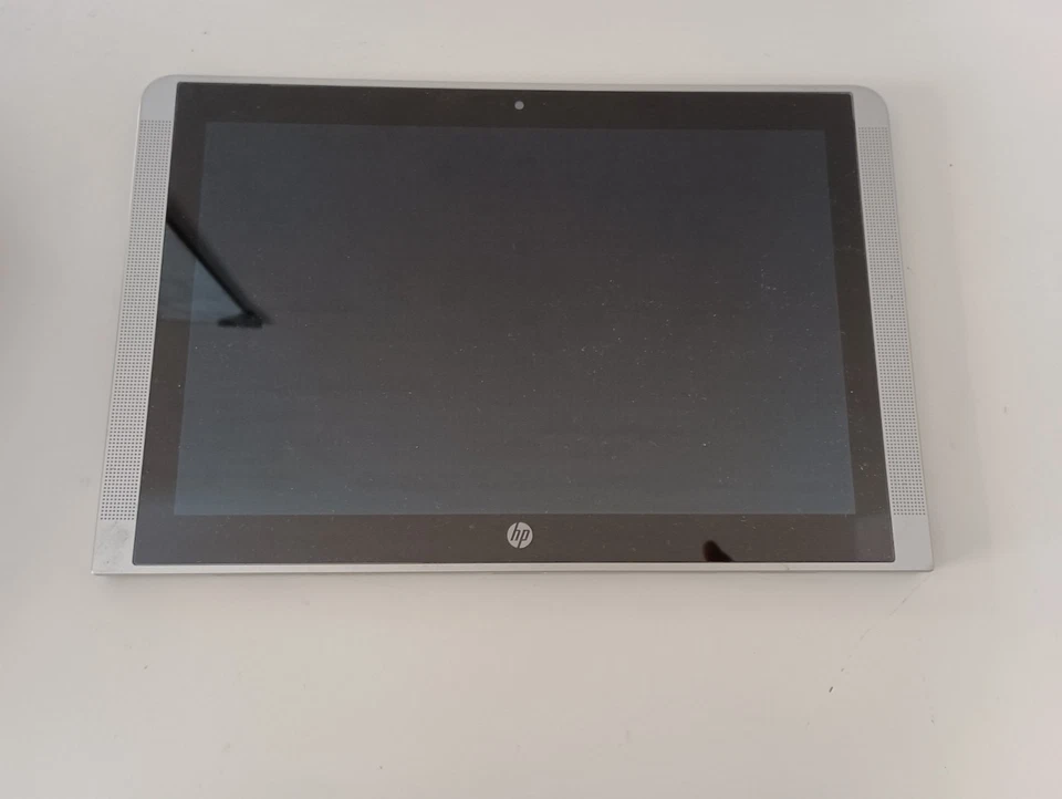 Tablet convertibile 2 in 1 HP x2 210 G2 con tastiera staccabile - Immagine 2 di 3