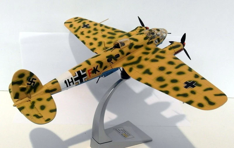 Corgi 1/72 Scale diecast - AA33704 Heinkel He III H-6 Lowen Geschwader 1943 - Image 3 of 4